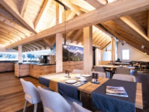 アルペンホテル シュルッセル アンデルマットのホテル