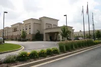 Hampton Inn & Suites Springfield-Southwest Hotels near Sherwood Plaza