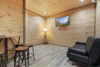 Splashin and Relaxin Hotels in Sevier County