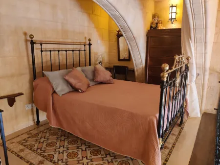 Valletta Ta' Golina Corner House Отели рядом с достопримечательностью «Кастильское подворье»