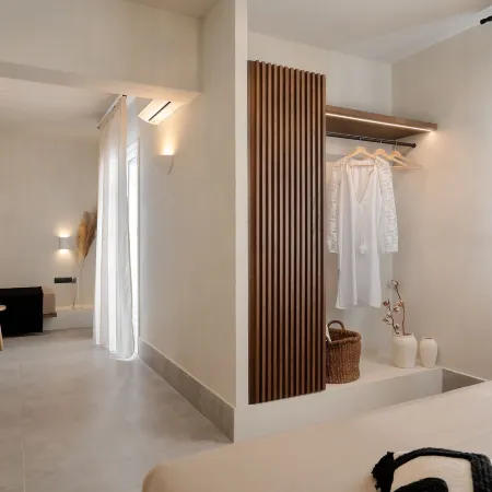 Polis of Naxos Stylish Suites