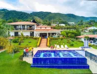 Finca Lago Calima with Excellent View Hotels in Calima