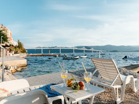 Apartments Dragobratović Отели в г. Меткович