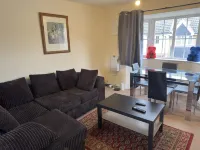 Lovely 2 Bedroom Family Holiday Home Hotel dekat Woolwich Arsenal