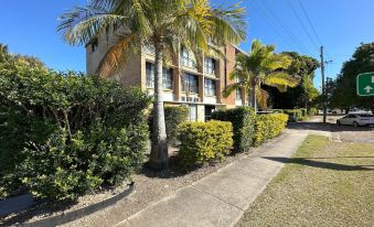 Central Ground Floor Apartment - Housity
