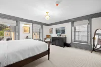 The Davenport Inn Hotels in New Castle