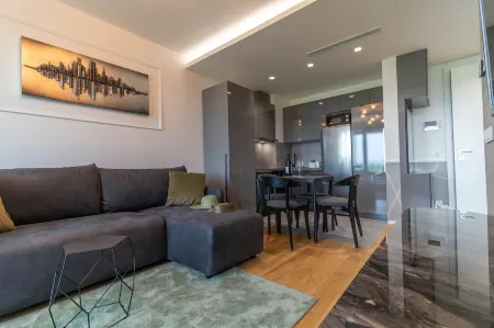 Apartments Royal - Sakura Park Отели рядом с достопримечательностью «Земун»