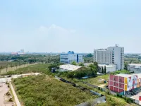 Nice and Comfy Studio at Enviro Apartment Hoteller i Cikarang Kota