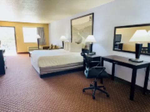 Hill Country Inn & Suites - New Braunfels / Gruene Hotels in Comal County