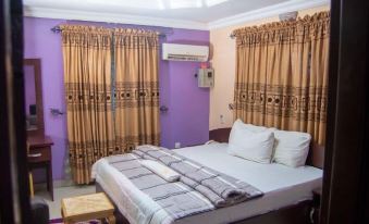 SUITORIA HOTELS