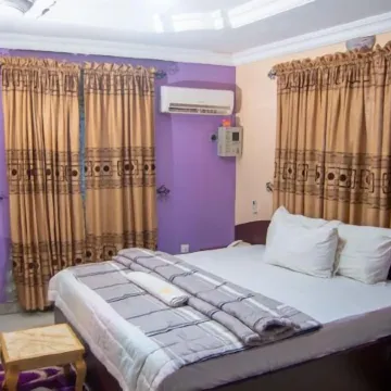 SUITORIA HOTELS