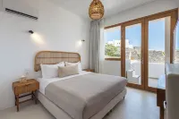 Divino Caldera Hotels in 