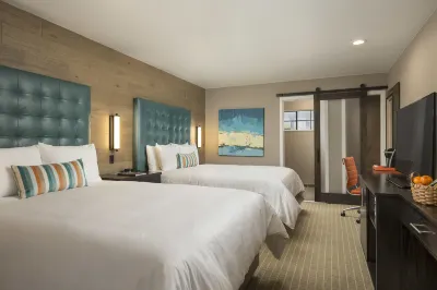 Wave Street Inn Hotels near Monterey Bay Aquarium