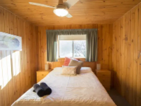 Mundic Waterfront Cottages Hotels in Renmark