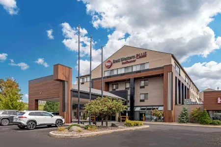 Best Western Plus InnTowner Madison Отели рядом с достопримечательностью «Аллайант Энерджи Сентер»