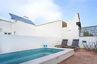 Amarela 17 - Rooftop Pools