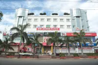 Hotel Dsf Grand Plaza Hotels near Our Lady of Snows Basilica