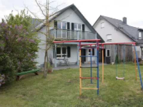 A house for everyone, close to Phantasialand and 30 minutes by train to Cologne Cathedral/Messe 魏勒斯維斯特酒店