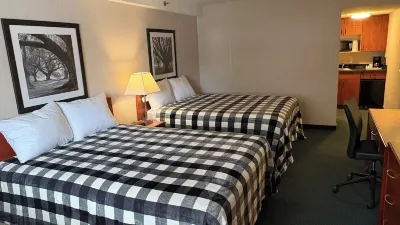 Art Infiniti Hotel Hotels near Kingfishers Waterfront Bar & Grill