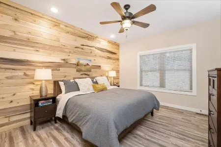 Sam's Place: Brand-new Massanutten custom home with game room!