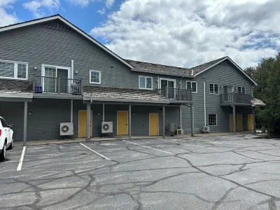 Hilltop Hideaway - 1 Bedroom Condo in Fish Creek Hotels near Chambers Island Lighthouse