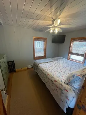 On The Rocks is located near Acadia National Park and Mount Desert Island. - Wifi