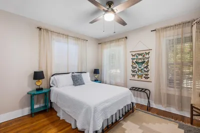 Beautiful Midcity Marvel 2BR 1BA Near LSU Downtown Hotels near T. D. Bickham, Jr. Park