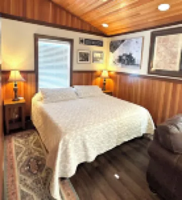 Luxury Cabin Near Two Medicine Lake