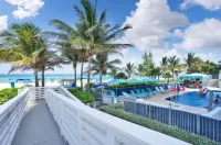 Ocean View Balcony and Gourmet Kitchen - Stunning Getaway
