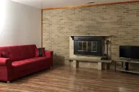 Private Backyard and Easy Access to NYC Trains - Spacious Escape