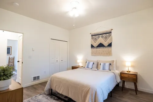 Ideal Location Near Outdoor Adventures - Charming Family-Friendly Haven