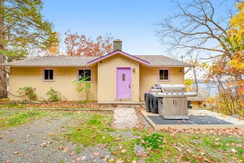 Live Laugh Lake Hotel di Gorham