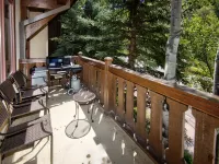 Stellar Mountain Views and Cozy Ambiance - Inviting Ski Haven