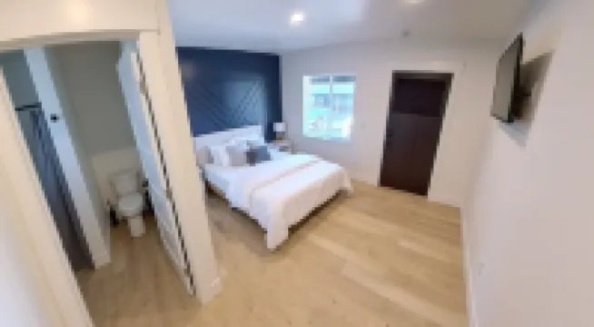 Perfect for Exploring Downtown and Scenic Adventures - Cozy Retreat Hotels in 