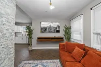 Modern Comfort and Easy NYC Transit Access - Stylish Escape Hotels in Bayonne