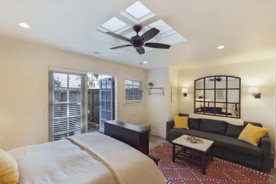 Tranquil Retreat - Private Yard, Smart TV, Beach Access Hotels near SEPHORA