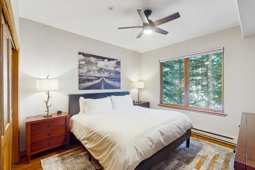 Spruce Tree Lodge #202