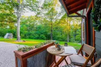Mini Wood Stove and Fresh Eggs Collection - Charming Rustic Escape Hotels in McDonald County
