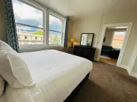 Stunning Capitol Views and Modern Amenities - Luxurious Urban Oasis