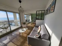 Apartment Facing the Sea, the Beach 30 Meters Away! Hoteles en Binic