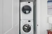 Charming Oasis with Exposed Brick and Modern Kitchen - Elegant Retreat