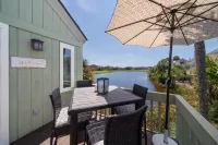 Stunning Lagoon Views and Three Decks - Exquisite Sealoft Retreat