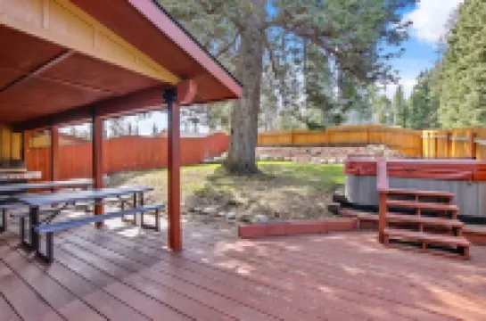 Charming Oasis with Golf Course Access and Bikes Included - Enchanting Retreat