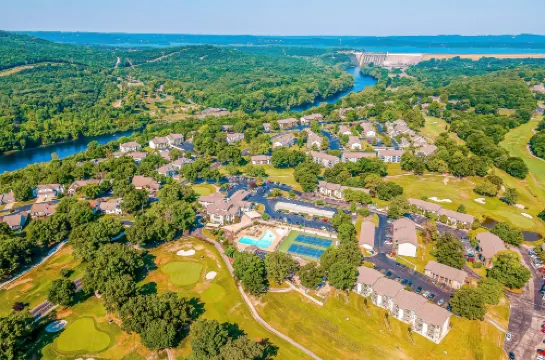 Pointe Royale Condos, #5 | Condo in Branson with pool access