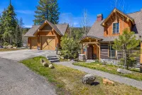 Ski-In/Ski-Out and Hot Tub Experience - Charming Cozy Retreat Hotels in Cascade