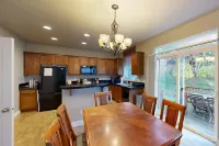 Modern Ocean Highlands home with Netarts Bay & ocean views, fireplace - dogs OK Hotels in Tillamook