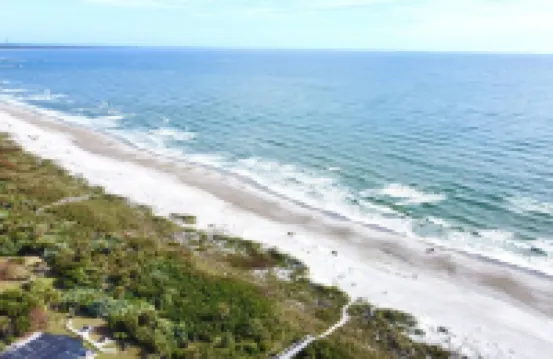 Spacious Townhome with Private Patio - Luxurious Tranquil Oasis