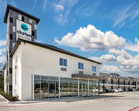 Clarion Pointe Hotels in Spring