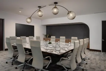 Thompson Houston, Part of Hyatt Отели рядом с достопримечательностью «Lord of the Streets Episcopal Church»