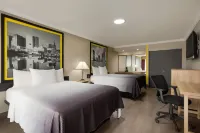 Super 8 by Wyndham Meadowlands Hotels in Carlstadt
